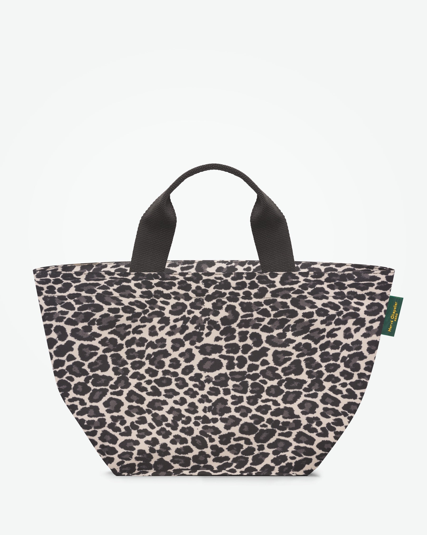 Packshot of a 1027F tote bag with short polyprop handle and a zipper and an inside pocket. The bag is made of printed nylon in a medium size. Sac cabas a poignees courtes en nylon imprime dans un format M