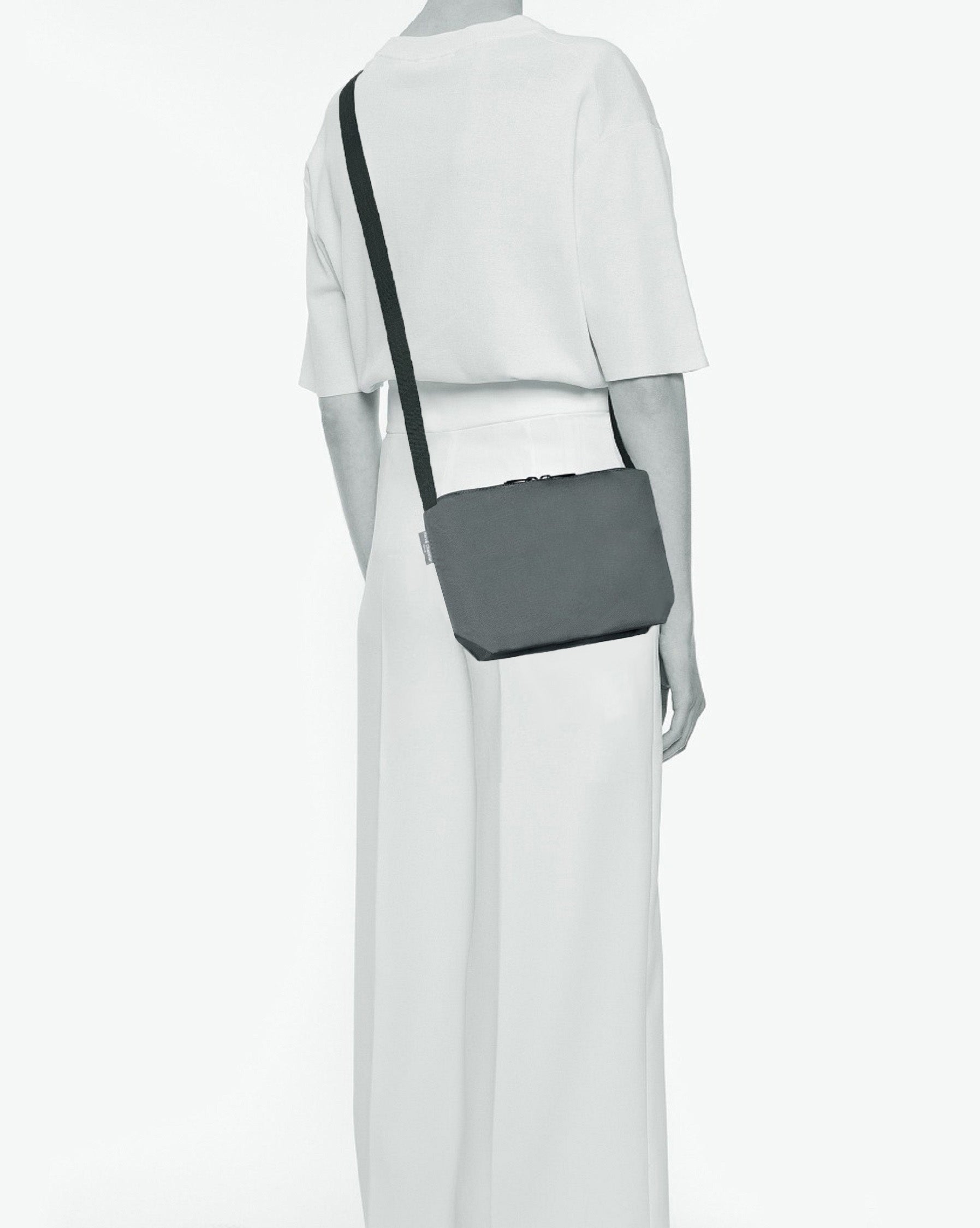 1752N Crossbody bag - Noir in solid nylon – HERVE CHAPELIER