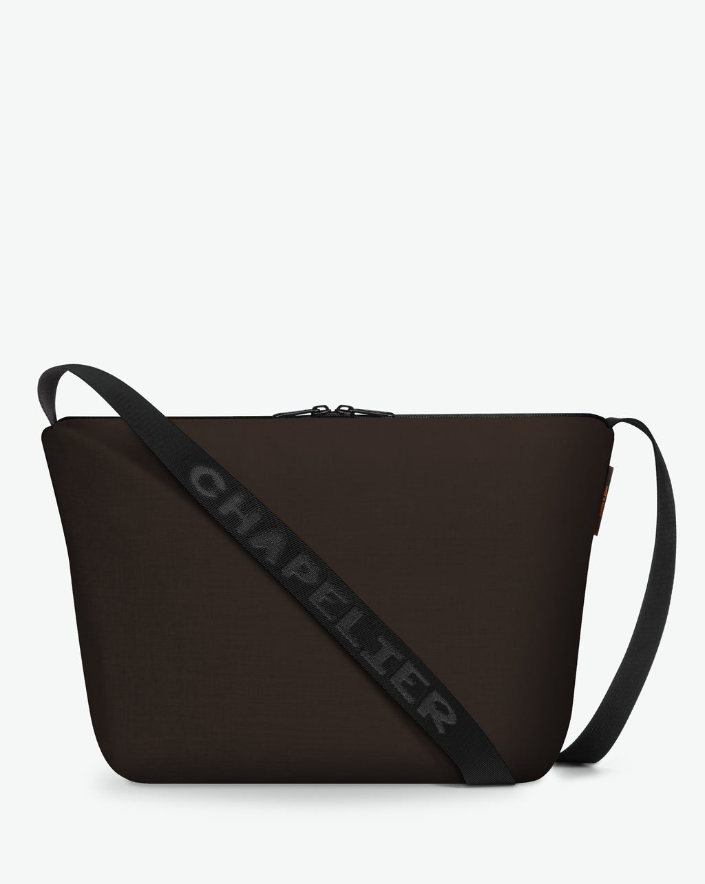 Packshot of a 1754CJQ shoulder crossbody bag with a large and long labeled “Chapelier” handle in polyamide The bag is made of solid polyamide, in a rectangular size Sac bandouliere epaule en nylon uni taille L