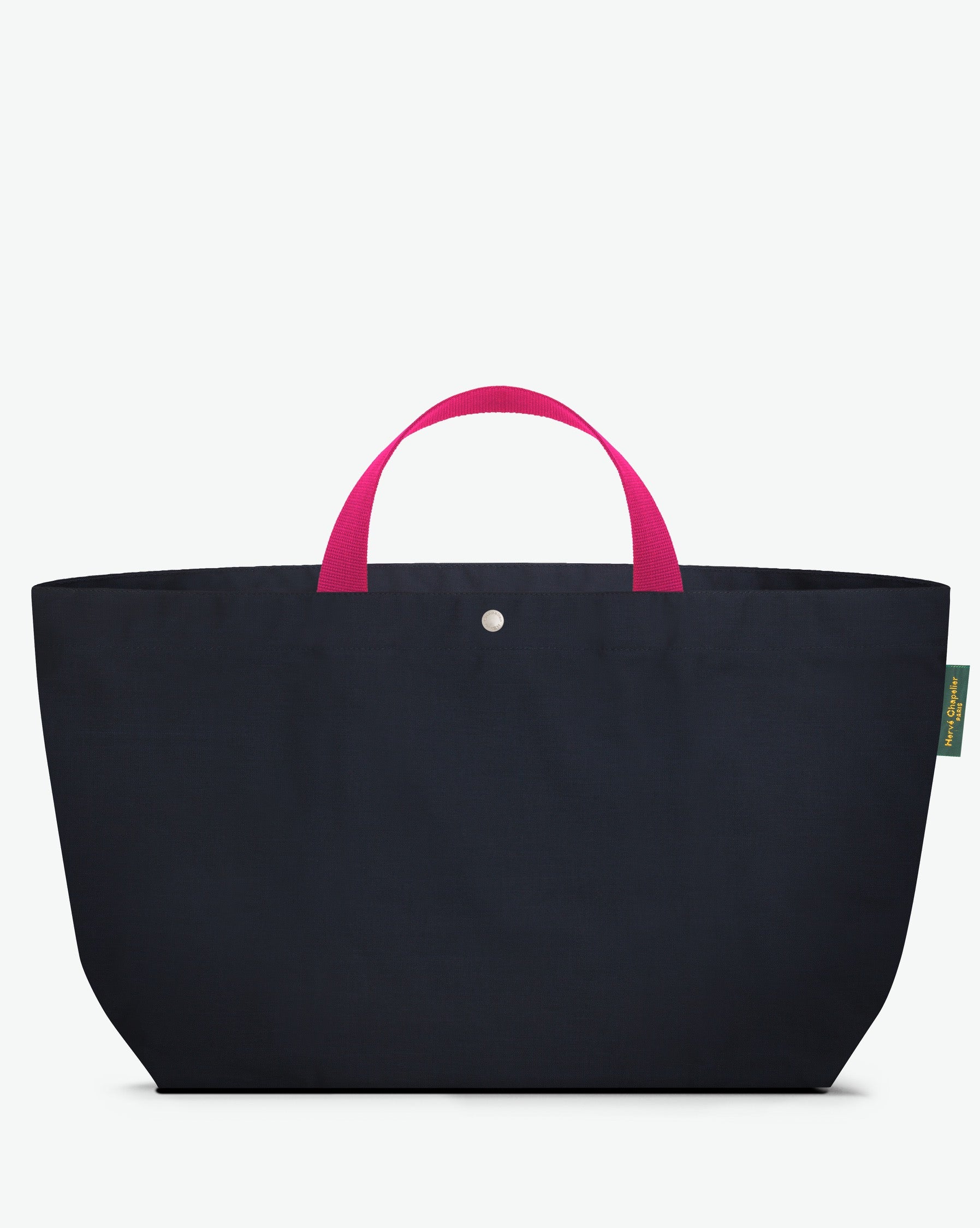 Packshot of a 1838C travel bag rectangular bottom with short polycotton handles and a zipper and an inside pocket. This extra-large bag is made of polyamide. Sac cabas a poignees courtes en polyamide uni format XL