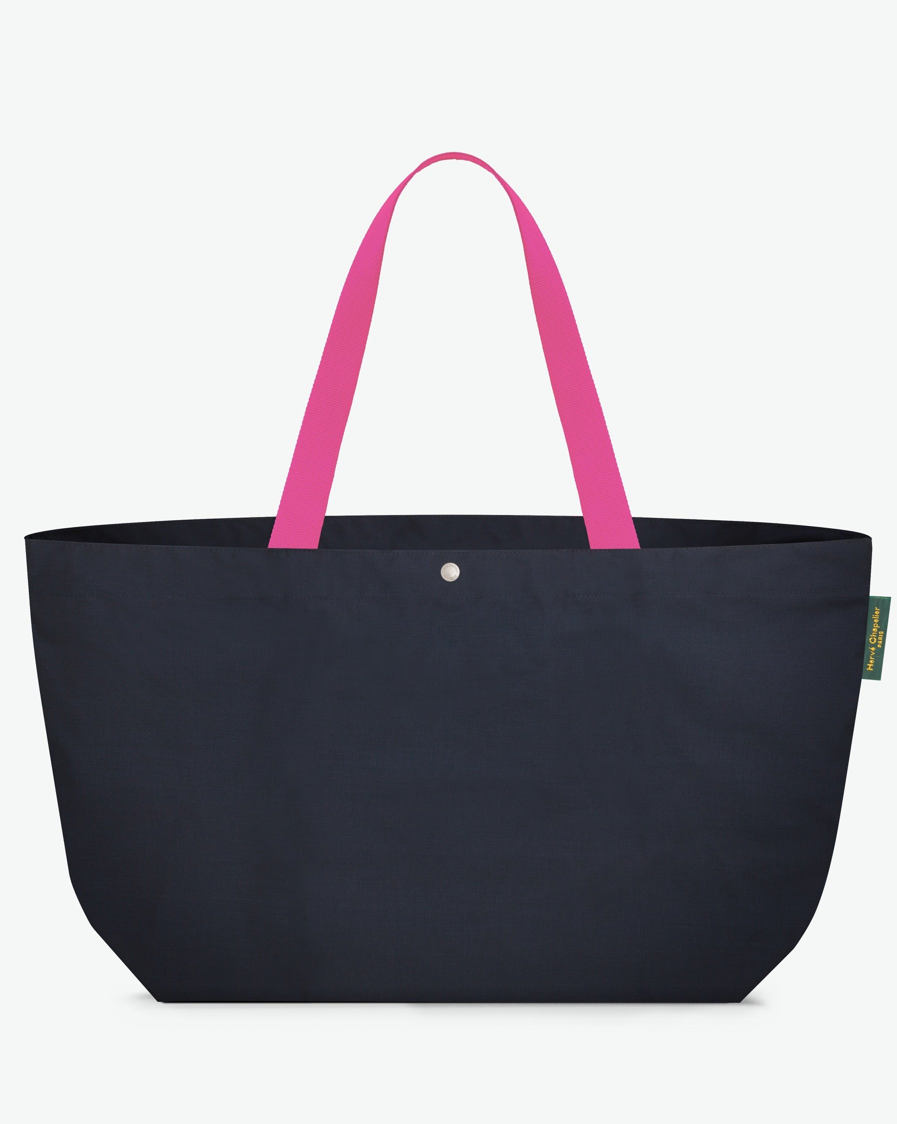 Packshot of a 2839C travel bag rectangular bottom with long polycotton handles and a zipper and an inside pocket. This extra-large bag is made of solid polyamide. Sac cabas a poignees courtes en polyamide format XL