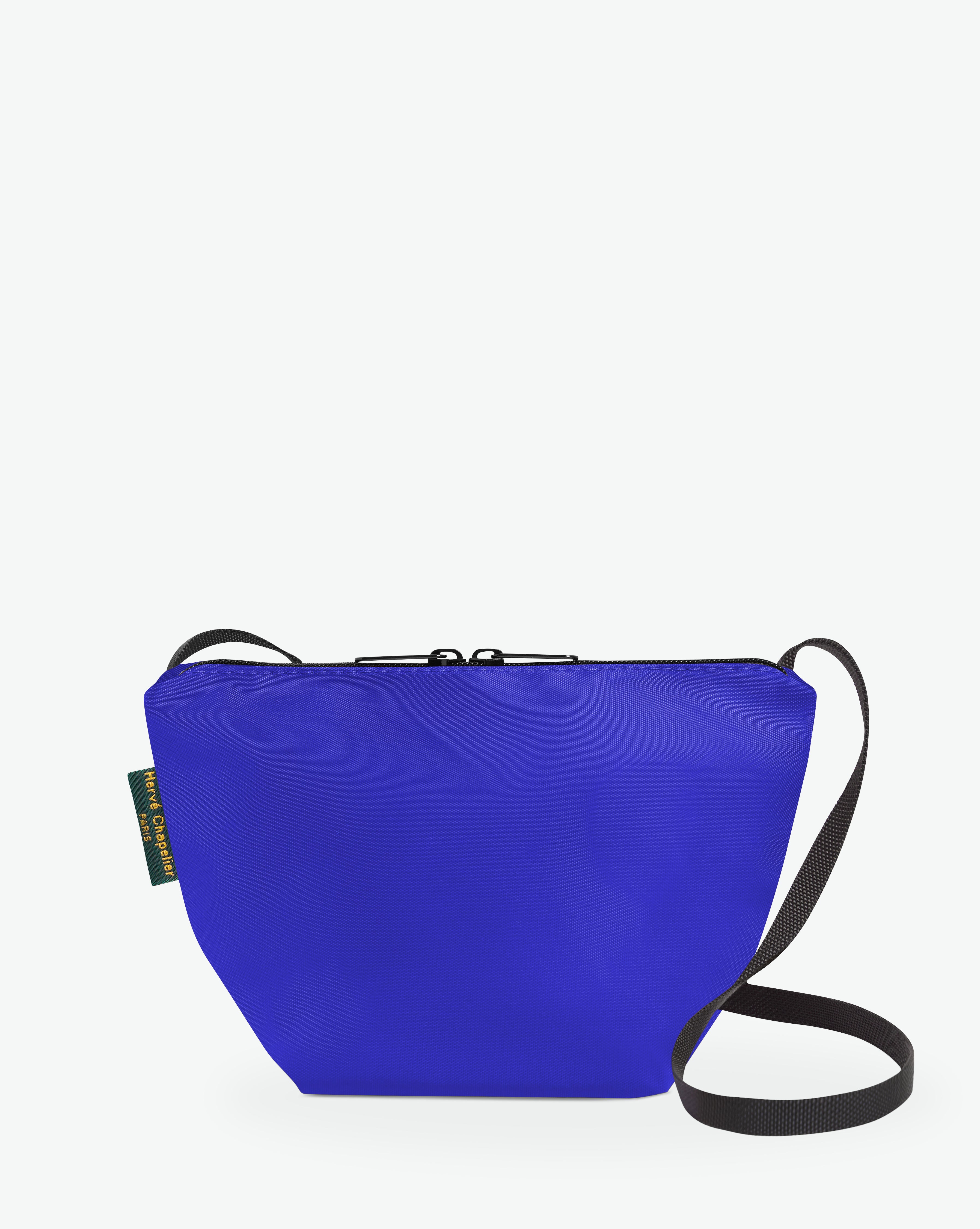 Packshot of a 2885N shoulder crossbody bag with a long handle in polyamide webbing and a zip with double closure. The bag is made of solid nylon in a small size. Sac bandouliere epaule en nylon uni taille S