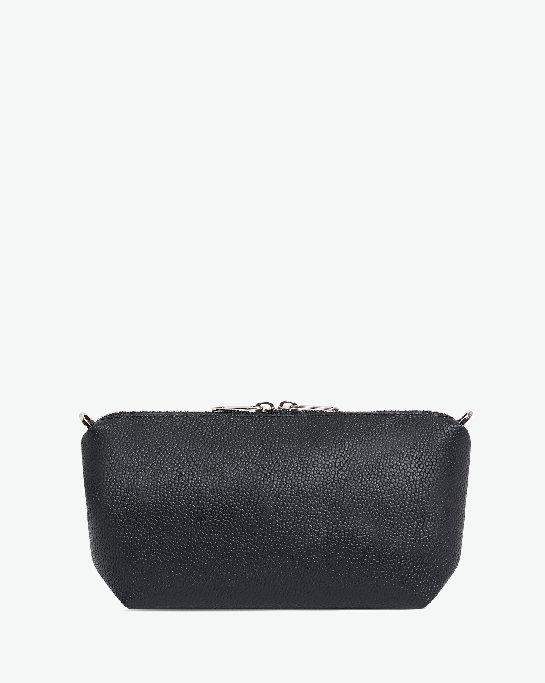 Packshot of a 8784G clutch bag pouch rectangular with a zipper and 2 rings in a small size. The tote is made of pebbled grain coated canvas. Sac pochette rectangulaire toile enduite dans une taille S