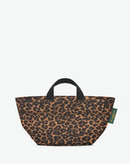 Packshot of a 901F tote bag with short polyprop handles and a zipper. The bag is made of nylon in a fancy print in a small size. Sac cabas a poignees courtes en nylon imprime dans un format S