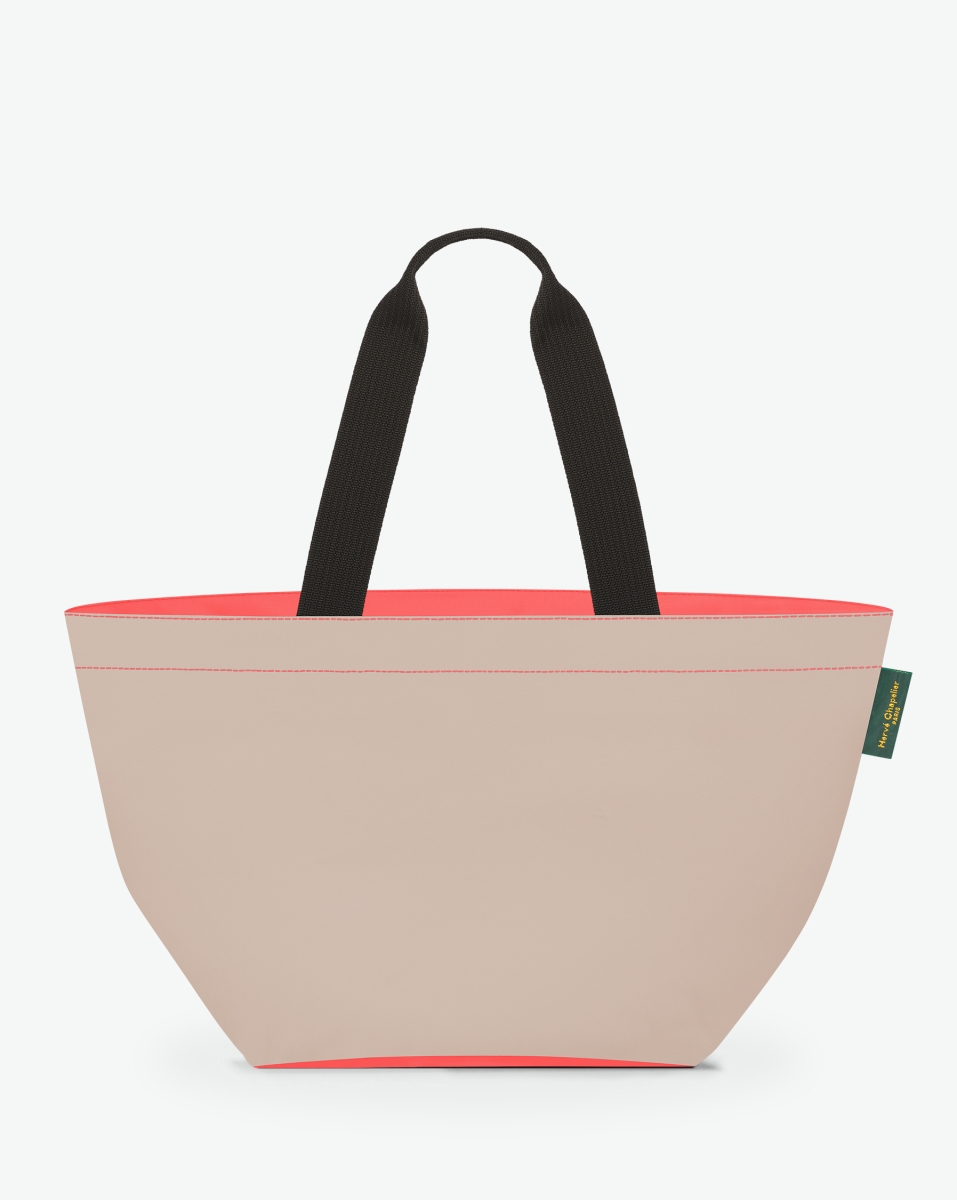 Hervé Chapelier -  - "Sac cabas porté épaule de couleur en nylon bicolore,
à fond carré et dans un format L.
Présence d'un double zip,
d'anses longues noires en polypropylène,
et d'une étiquette de marque verte."