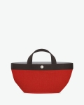 "Packshot of a 701C tote bag
with short polycotton and handles polycotton webbing and a snap button.
The bag is made of polyamide in a small size.
Sac cabas a poignees courtes en polyamide dans un format S"