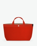 "Packshot of a 704GP tote bag rectangular bottom
with short polycotton handles and webbing and a snap button.
The bag is made of pebbled grain coated canvas.
Sac cabas a poignees courtes en polyamide uni format M"
