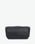 Packshot of a 8784G clutch bag pouch rectangular
with a zipper and 2 rings, in a small size.
The tote is made of pebbled grain coated canvas.
Sac pochette rectangulaire toile enduite dans une taille M