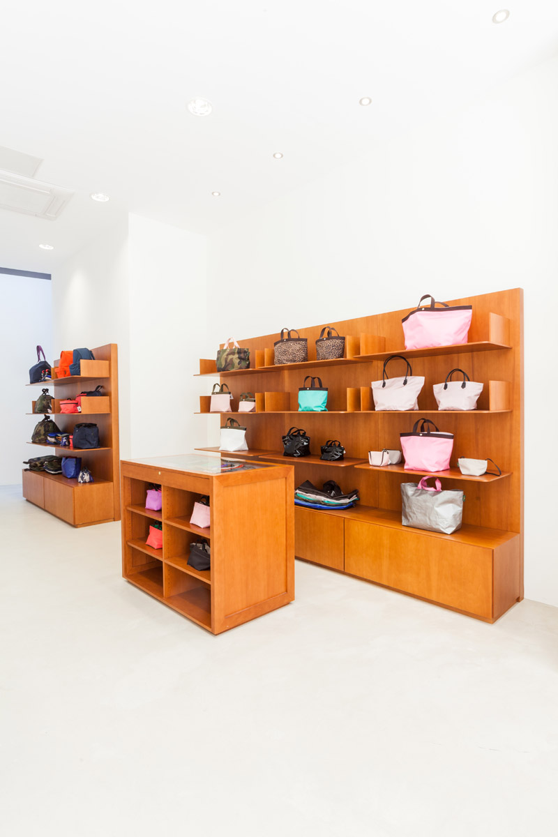 HERVE CHAPELIER - OFFICIAL WEBSITE - Bags made of pebbled grain