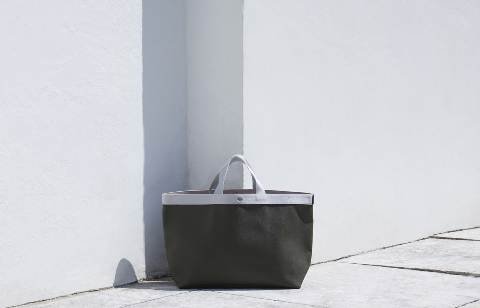 HERVE CHAPELIER - OFFICIAL WEBSITE - Bags made of pebbled grain 